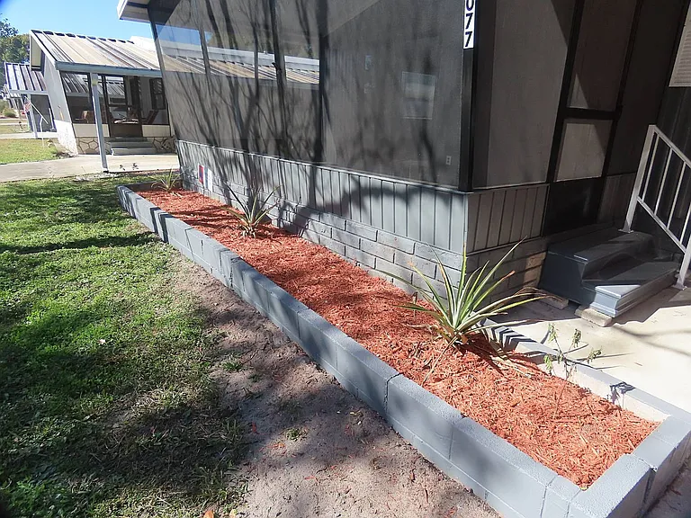 1077 Quail Dr — Photo 16