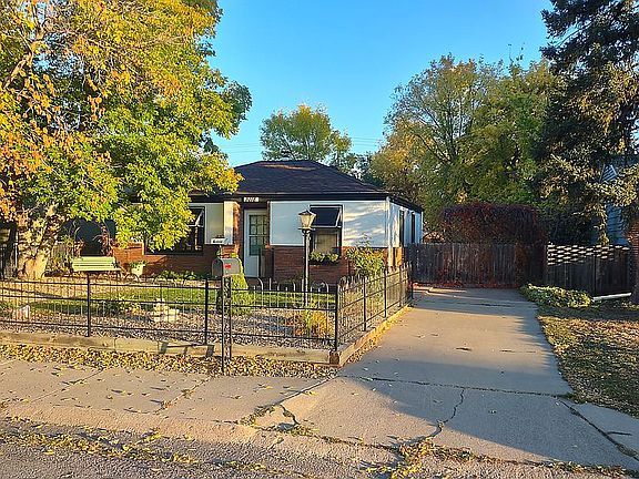 Front Yard & Driveway
