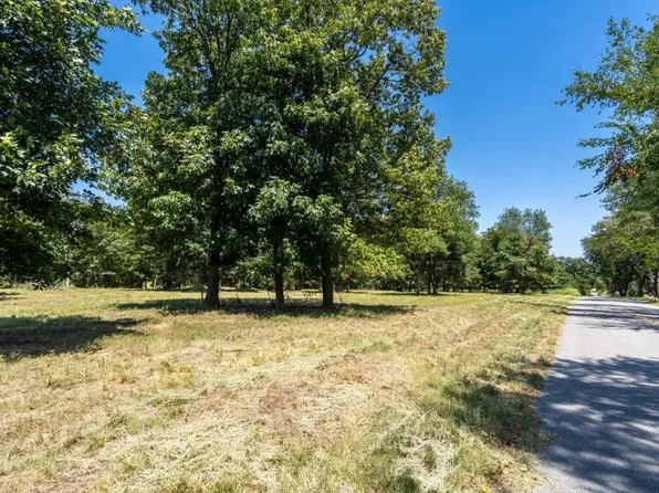 E Crawford St #7, Gentry, AR 72734