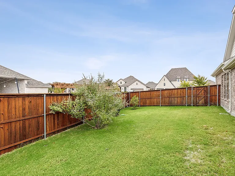 906 Overton Ave — Photo 16