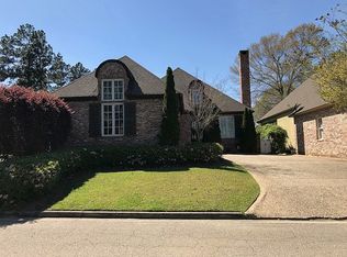 11 Golf Club Rd, Hattiesburg, MS 39402