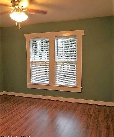 108 N Burke Ave — Photo 5