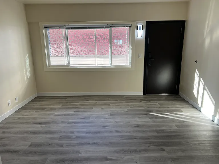 Maverick Apartments — Photo 14