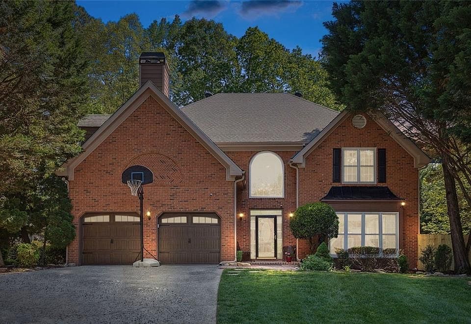 1st image of 215 Rolling Mist Ct