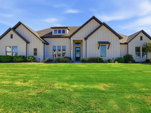 7736 Laura Lake Ln, Fort Worth, TX 76126