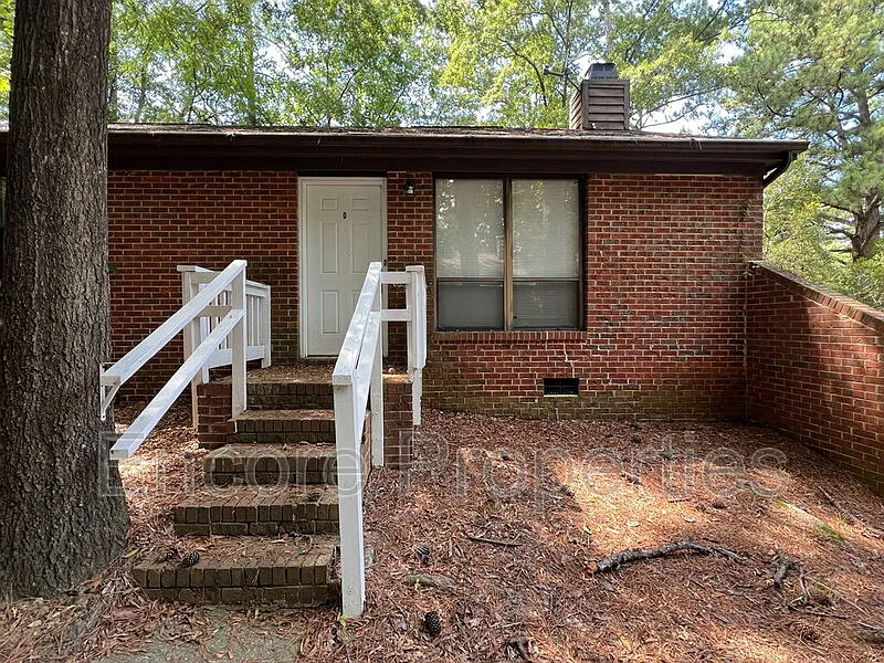 2 bed, 2.0 bath, 950 sqft, $1,275 — Photo 2