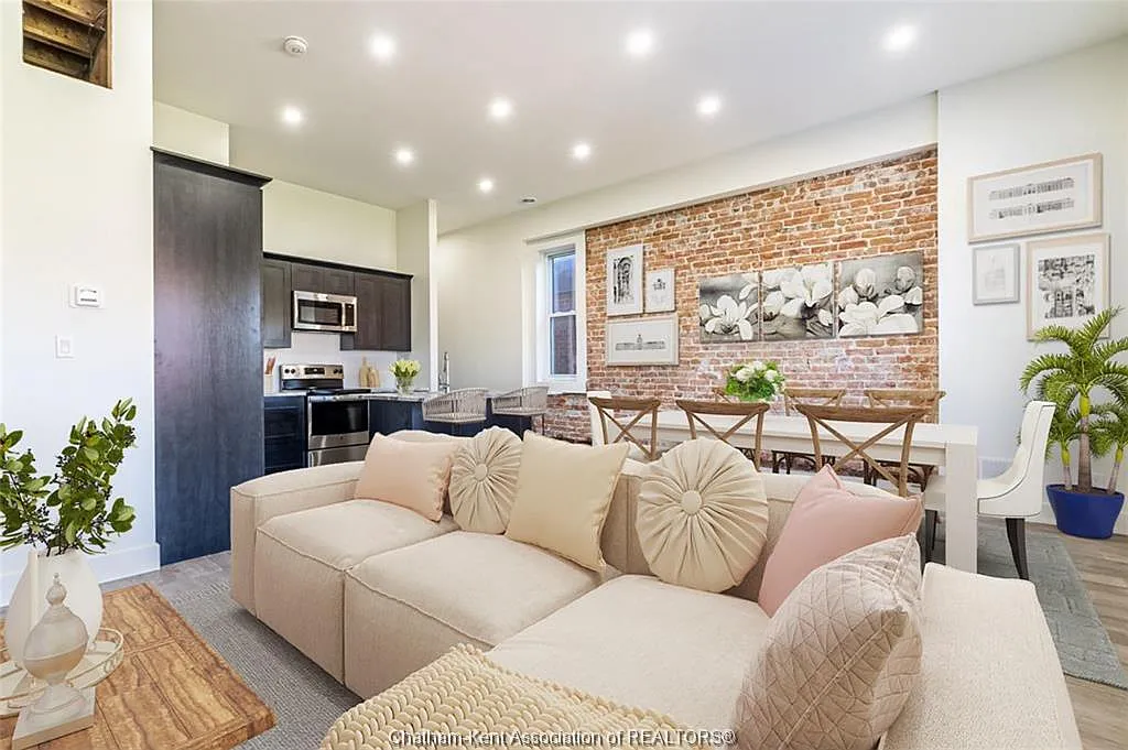 2 bed, 1.0 bath, $1,950 — Photo 1
