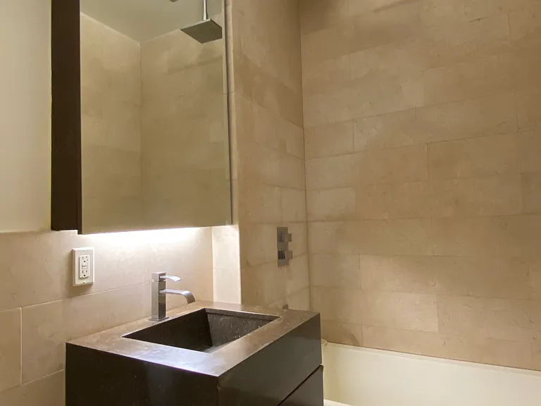 140 W 22nd St #5B — Photo 8