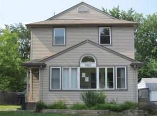 960 Lakeview Ave, Waterford, MI 48328