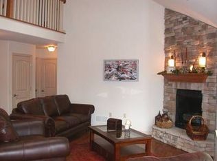 97 Valleyview Dr, Hopewell, PA 15001