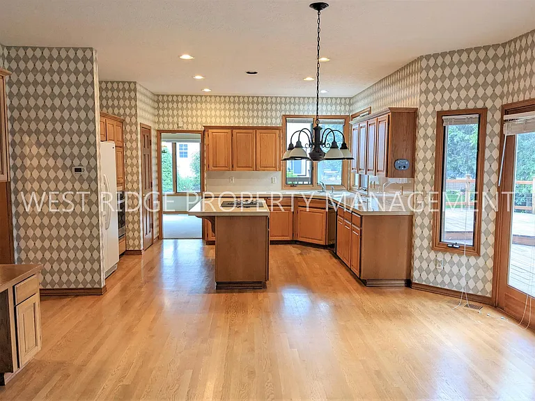 19772 Bellevue Way — Photo 10
