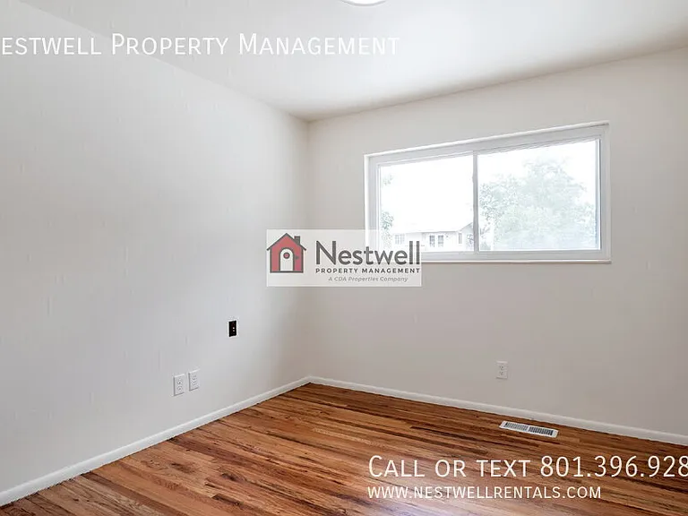 9329 S Sneddon Dr — Photo 4