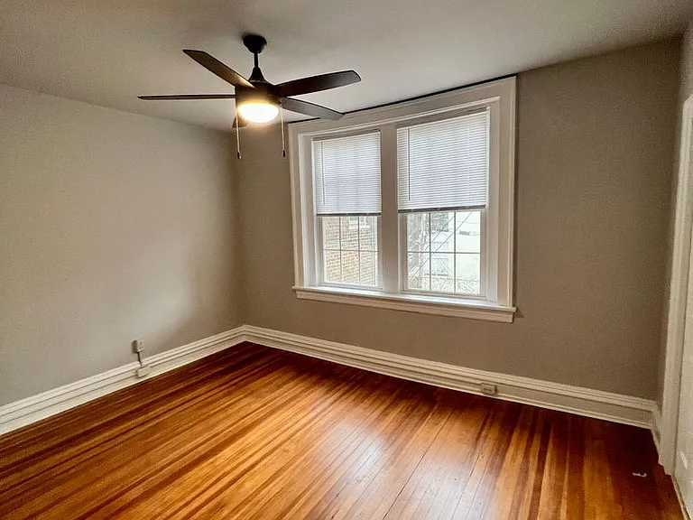 402 N Sheppard St — Photo 17