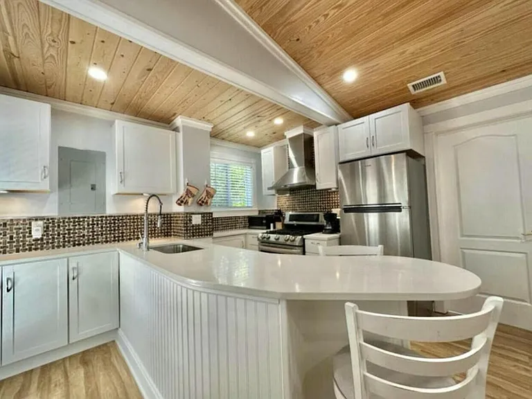 698 Forsyth St #2 — Photo 14