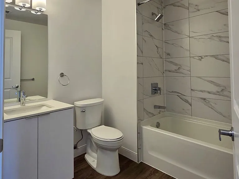 22 Hughson St N #1703-B — Photo 5