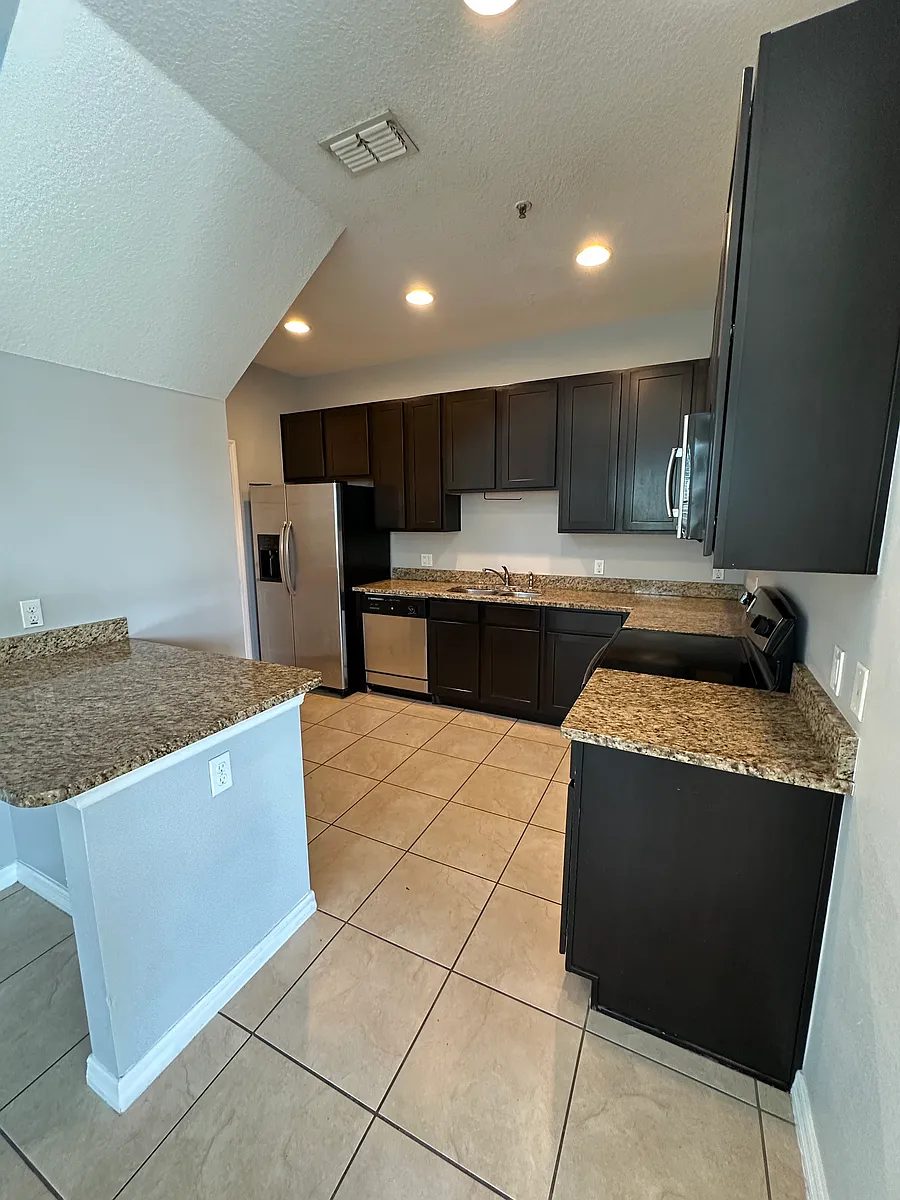 Building Photo - 2381 Seven Oaks Dr