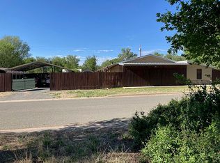 417 W 2nd St, Capitan, NM 88316