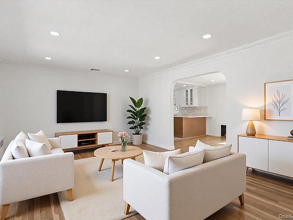 3rd image of 695 Doblin Street