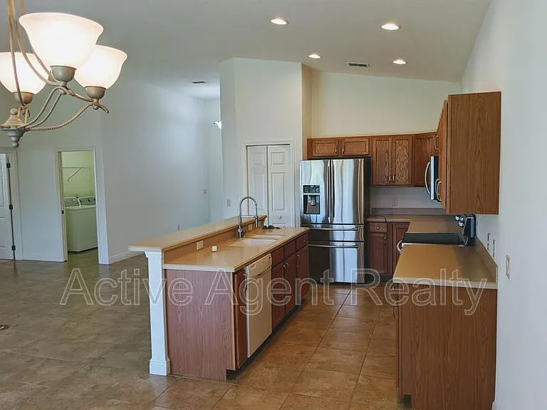 1882 W Angelica Loop — Photo 5