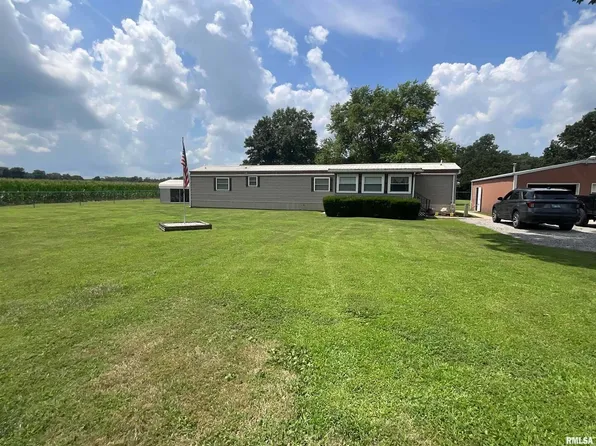 402 S Jefferson St, Kell, IL 62853