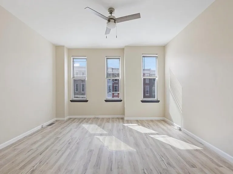 2108 W Baltimore St — Photo 15