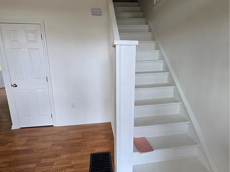 1602 Fallowfield Ave — Photo 6