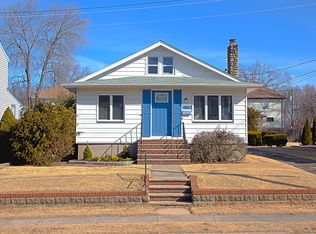 96 Forest Pl, Rochelle Park, NJ 07662