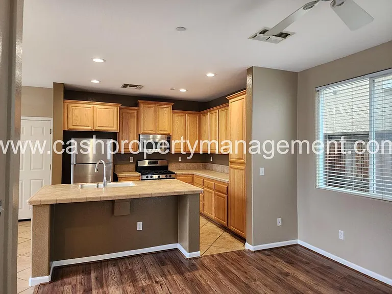 548 Navigator Dr — Photo 6