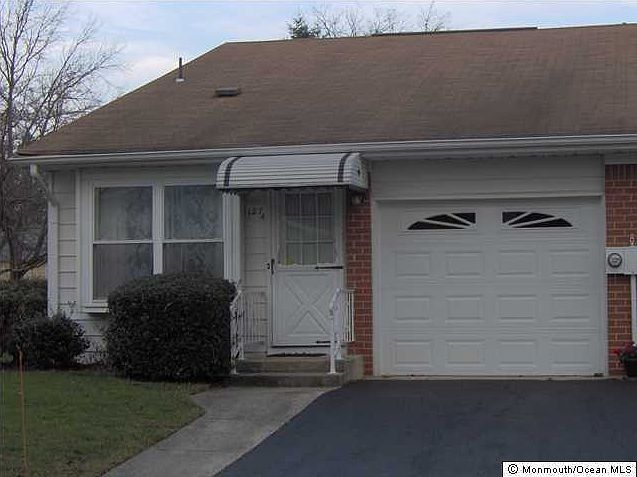 1st image of 127 Hudson Parkway #A