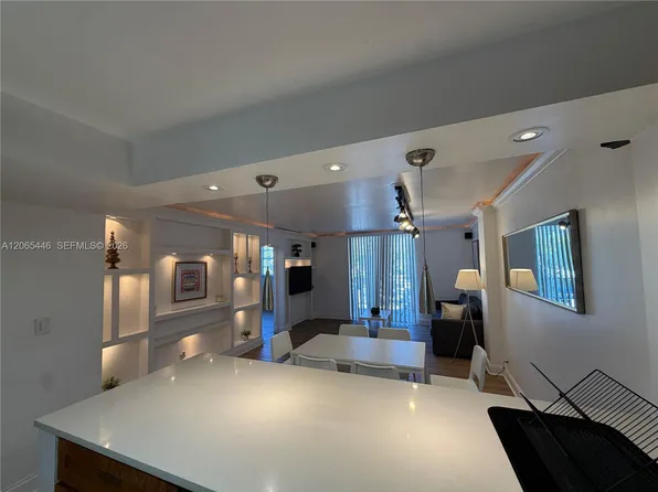 2903 N Miami Beach Blvd #201, North Miami Beach, FL 33160