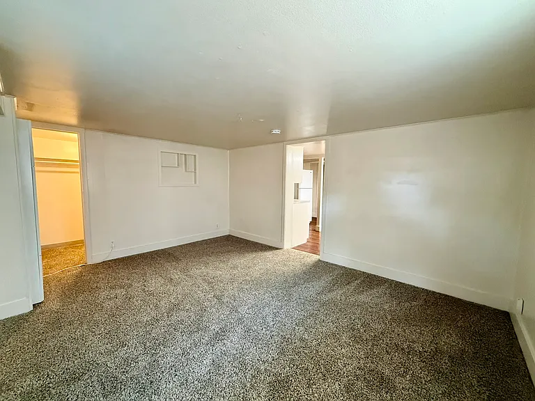 516 S Meldrum St #5 — Photo 4