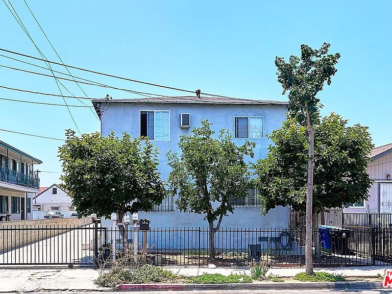 1231 S Harvard Blvd — Photo 10