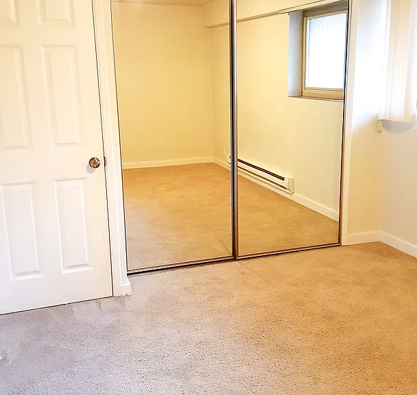 Mercer Vista Apartments — Photo 9