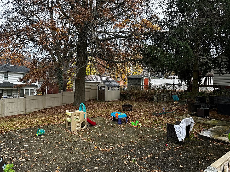 2nd image of 214 Clinton Pl