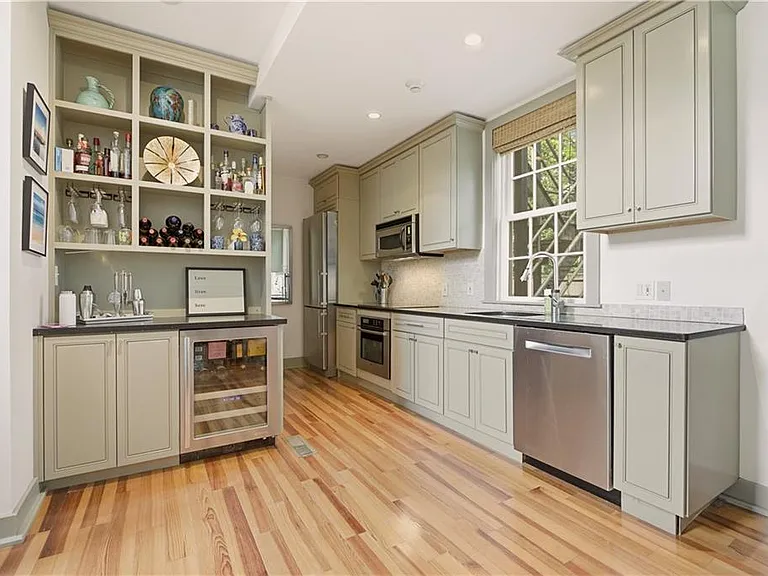 364 Bellevue Ave — Photo 7