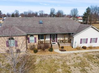 511 E Colfax St, Mount Olive, IL 62069