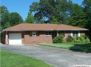 506 Cedar St NW, Hartselle, AL 35640