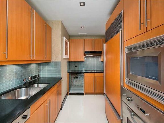 4th image of 1425 Brickell Ave APT 50D