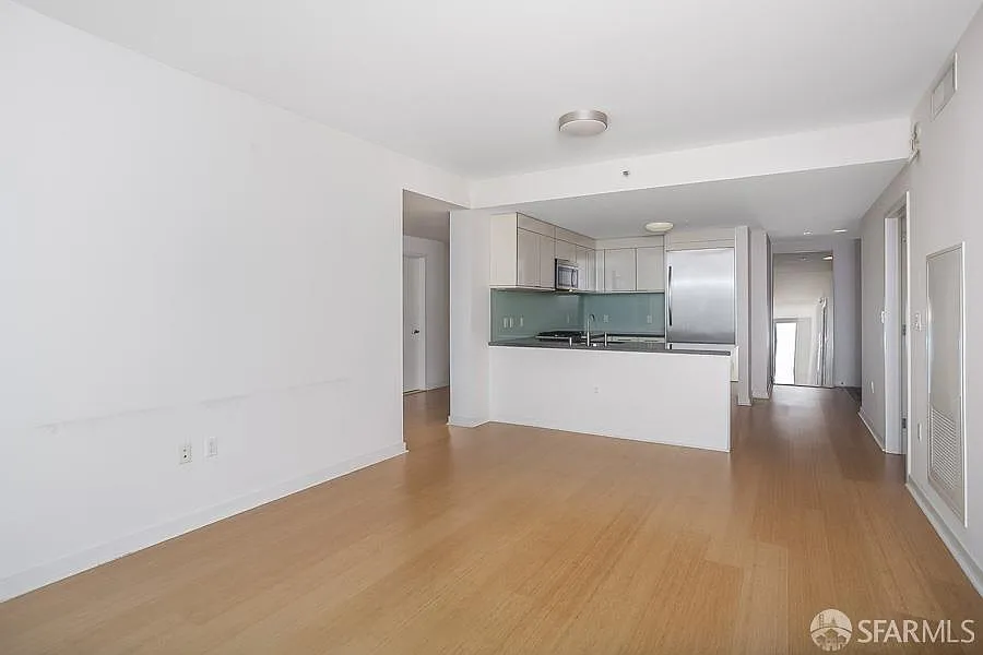 2 bed, 2.0 bath, 1187 sqft, $8,500 — Photo 2