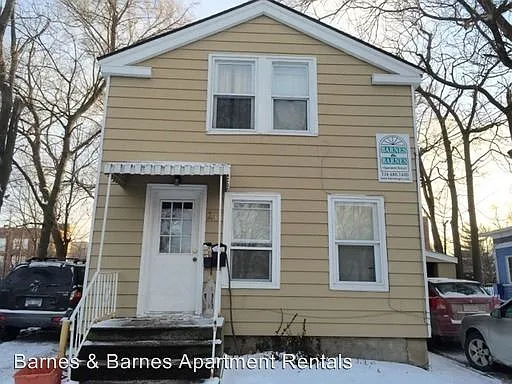 211 Olive St photo 1