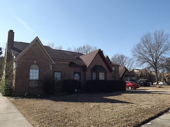 3rd image of 5891 Plum Valley Dr