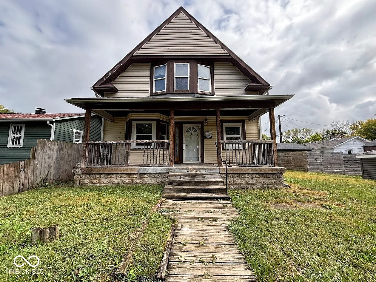 1521 N Temple Ave photo 1