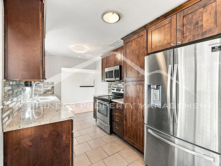 3270 Newport St — Photo 5