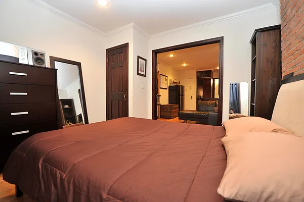 Rented by Metropolitan Equities | media 6