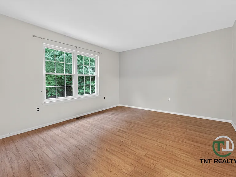323 Constitution Cir — Photo 19