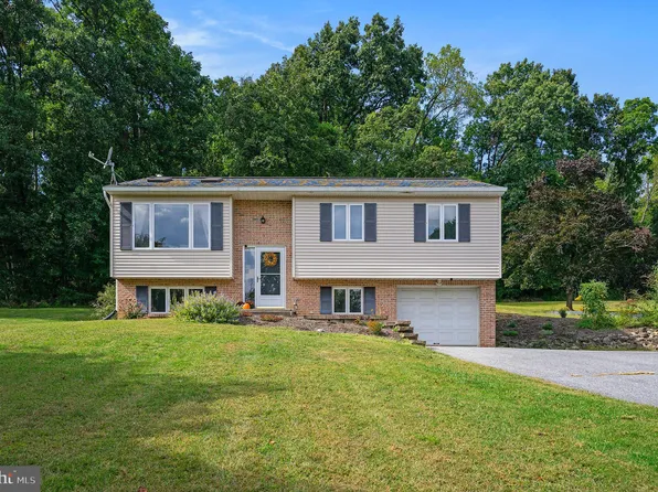 14 Essig Dr, Fleetwood, PA 19522