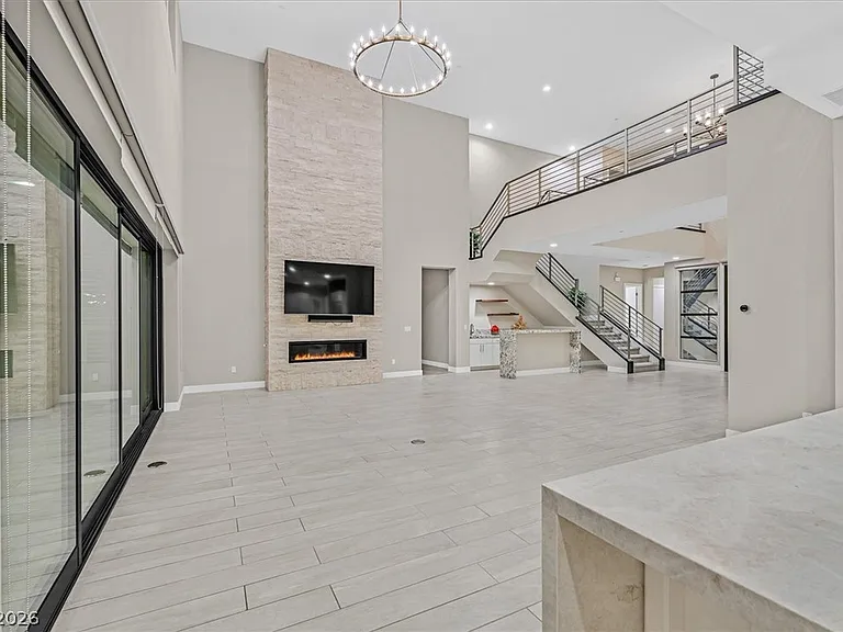 65 Garibaldi Way — Photo 9