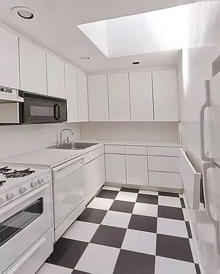 Rented by Keller Williams NYC | media 10