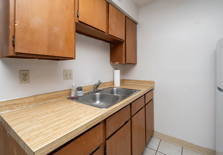 413 W 14th St #4 — Photo 3