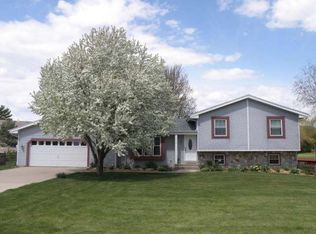 408 Pheasant Ln, Sullivan, WI 53178
